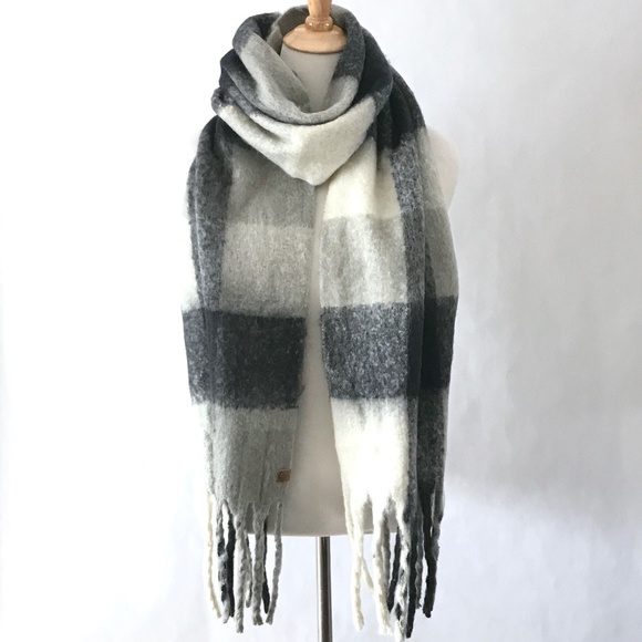 Fry & Co. Soft Navy Grey Cream Fringe Oblong Scarf - Picture 1 of 12